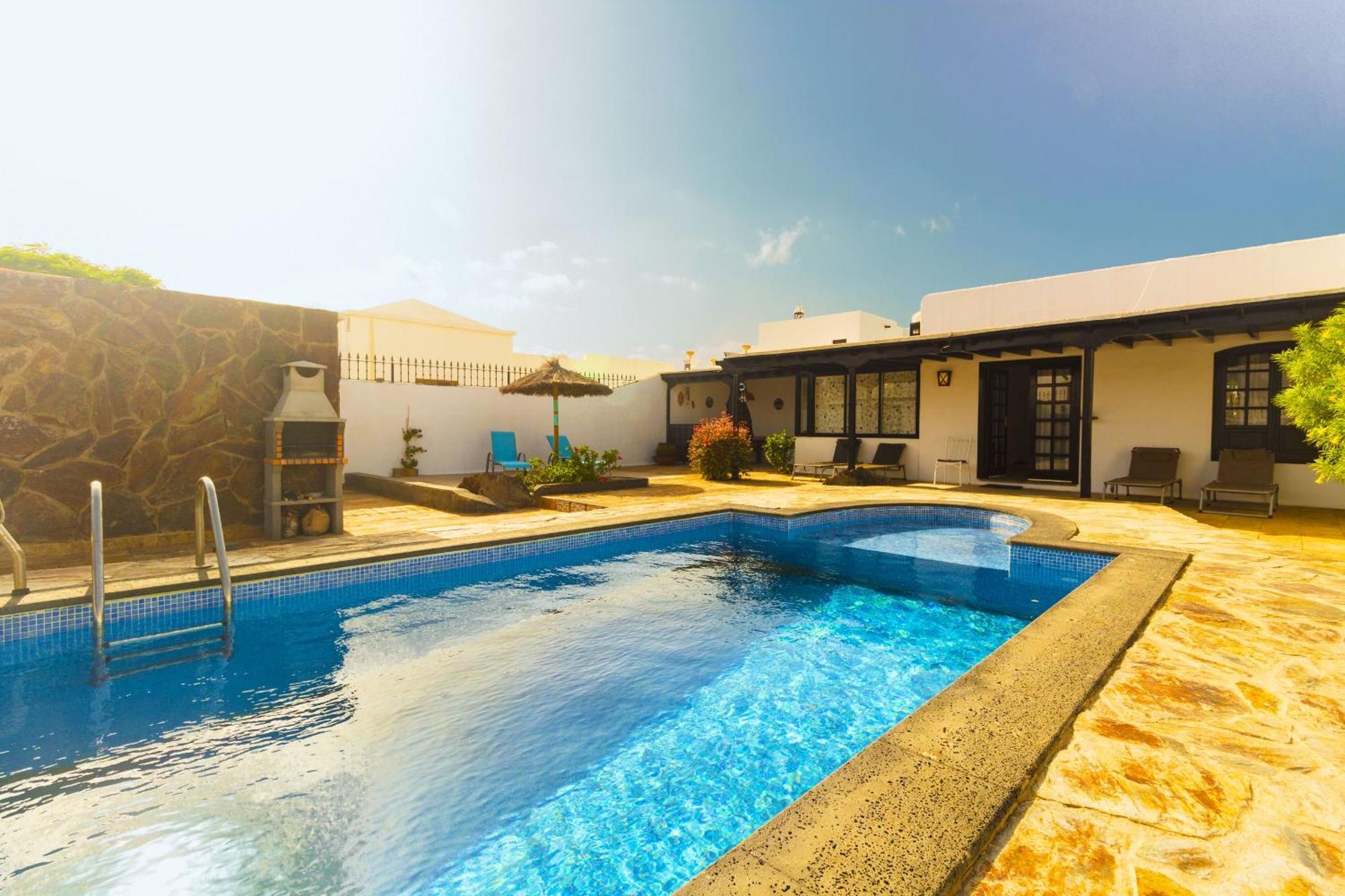 Luxury Villa Alfred Puerto del Carmen  Bagian luar foto